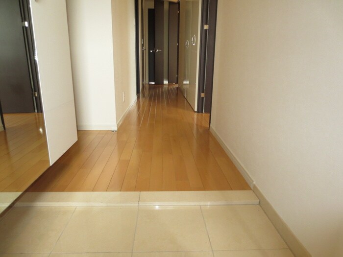 物件内観写真15　(玄関)