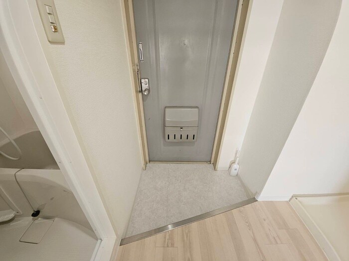 物件内観写真16　(玄関)