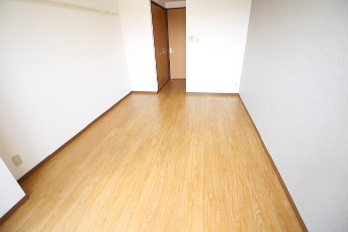 物件内観写真10　(居室)