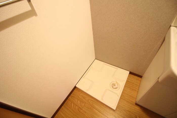 物件内観写真13　(洗濯機置場)