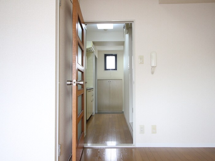 物件内観写真16　(廊下)