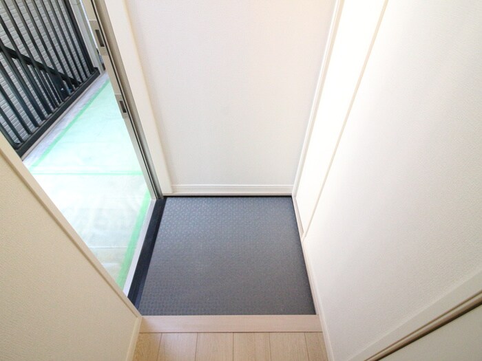 エクセル・フラッツ浅間の玄関