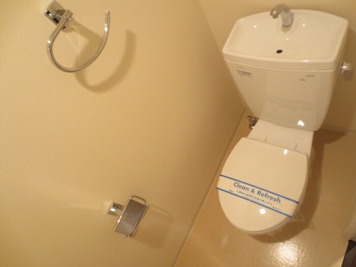 物件内観写真8　(トイレ)