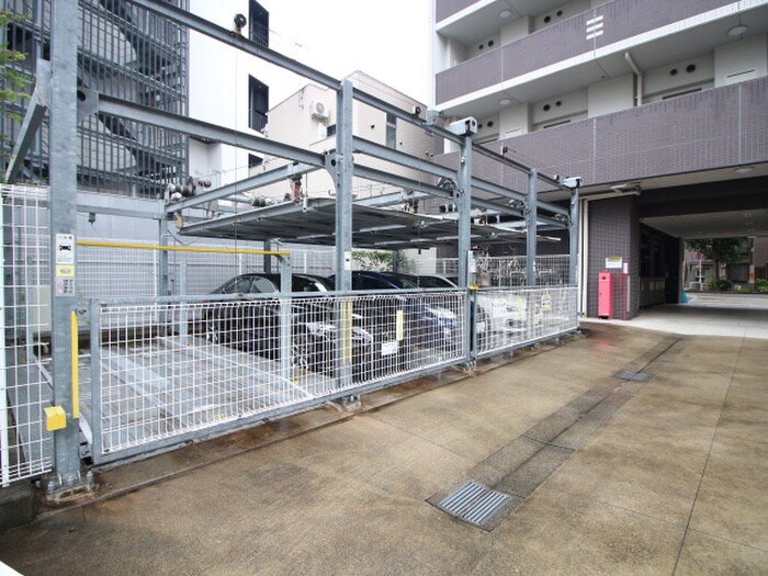 物件外観写真5　(駐車場)