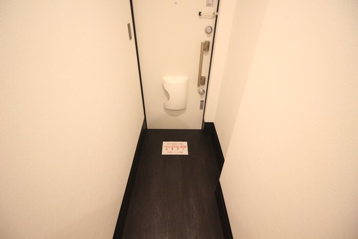 物件内観写真7　(玄関)