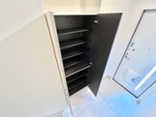 物件内観写真7　(室内からの展望)