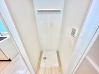 物件内観写真12　(洗濯機置場)