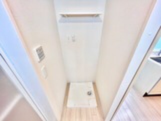 物件内観写真12　(洗濯機置場)