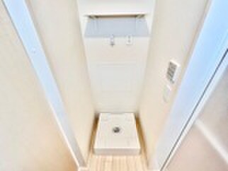 物件内観写真15　(洗濯機置場)