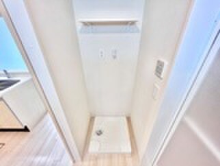 物件内観写真16　(洗濯機置場)