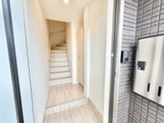 物件内観写真19　(玄関)