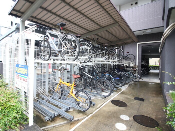 物件外観写真6　(駐輪場)