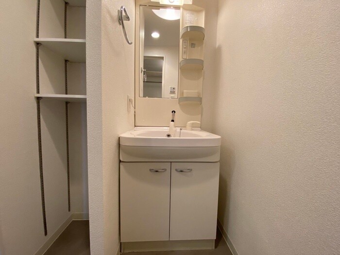 物件内観写真12　(洗面)