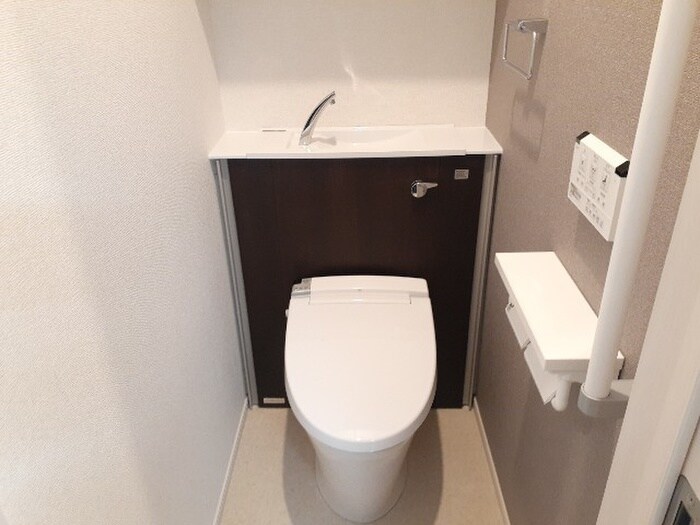 物件内観写真9　(トイレ)