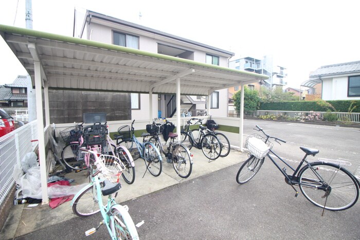 物件外観写真5　(駐輪場)