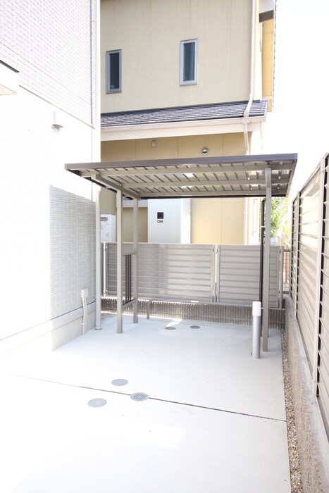 物件外観写真5　(駐輪場)