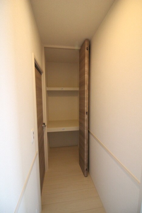物件内観写真18　(収納)