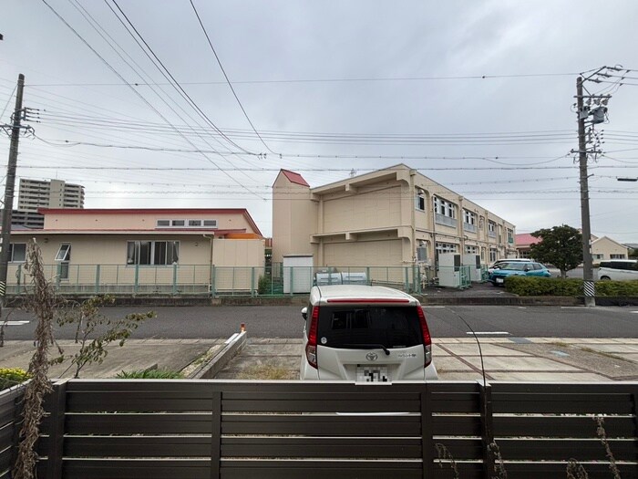 物件内観写真16　(室内からの展望)