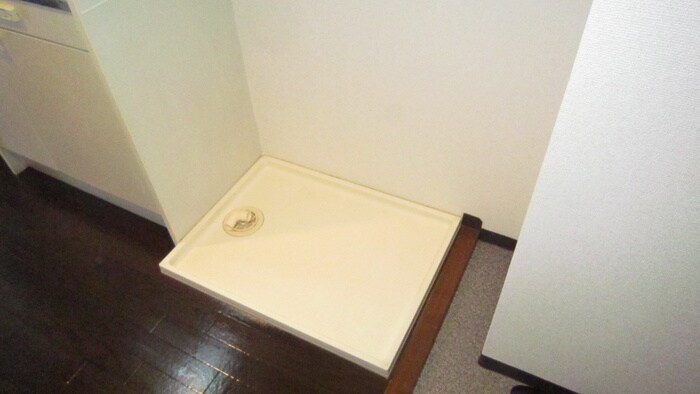 物件内観写真14　(洗濯機置場)