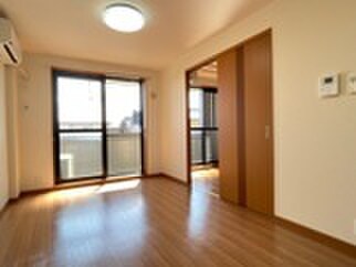 物件内観写真4　(居室)