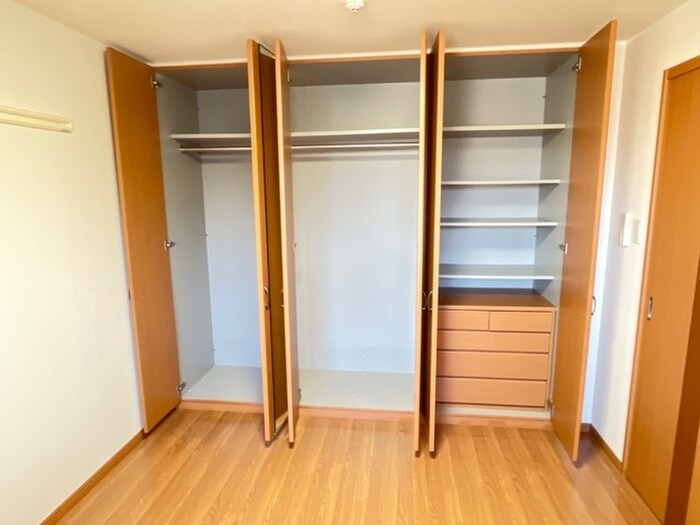 物件内観写真12　(収納)