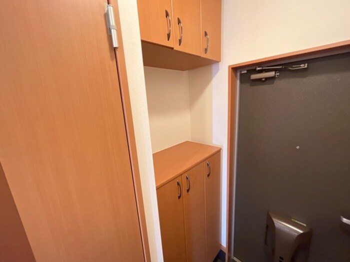 物件内観写真18　(玄関)