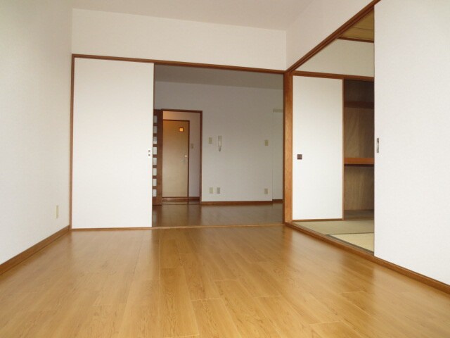 物件内観写真8　(居室)