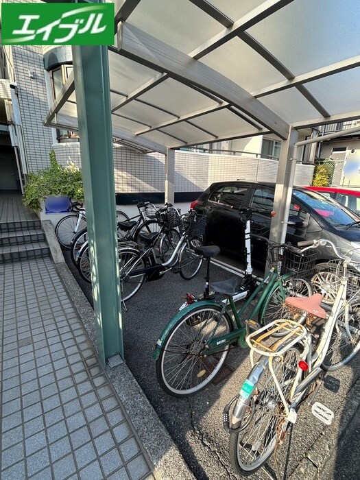 物件外観写真5　(駐輪場)