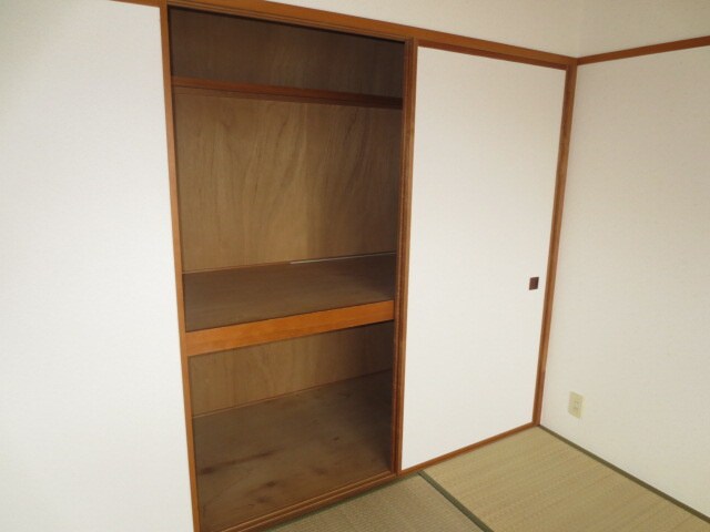 物件内観写真13　(収納)