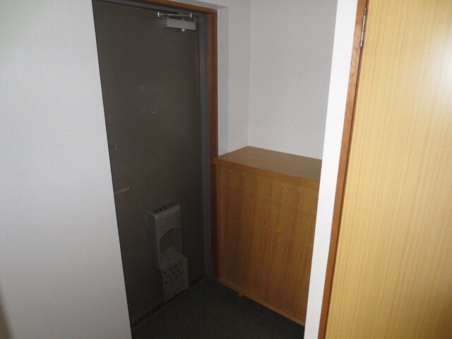 物件内観写真15　(玄関)