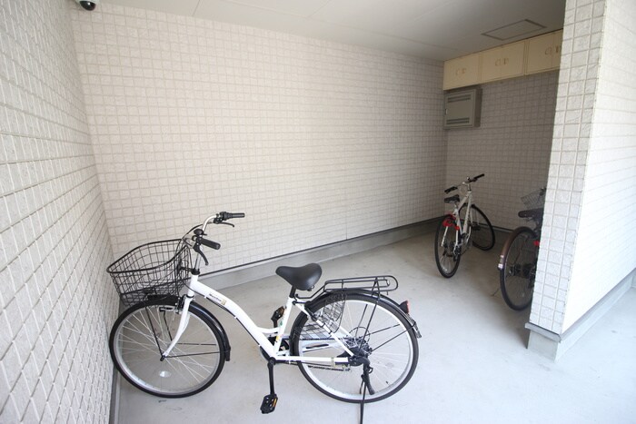 物件外観写真2　(駐輪場)