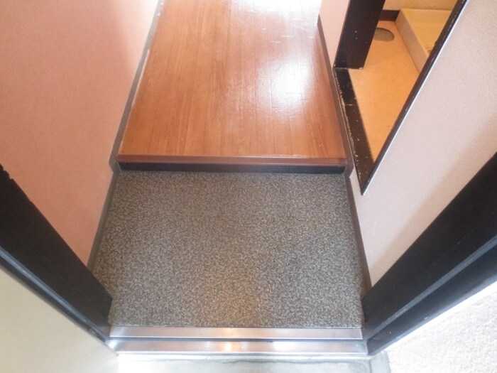 物件内観写真17　(玄関)