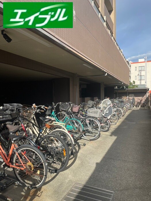 物件外観写真5　(駐輪場)