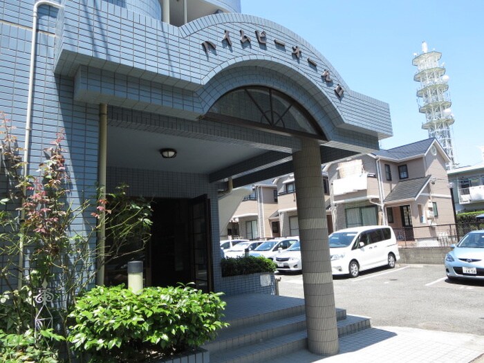 物件外観写真2　(エントランス部分)