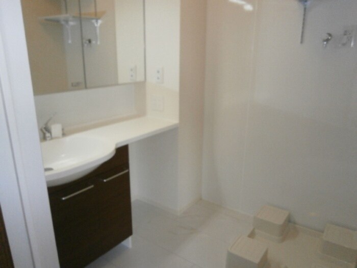 物件内観写真10　(洗面)