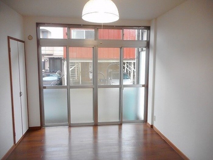 物件内観写真2　(居室)