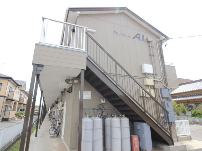 物件外観写真4　(エントランス部分)