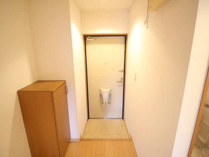 物件内観写真16　(玄関)