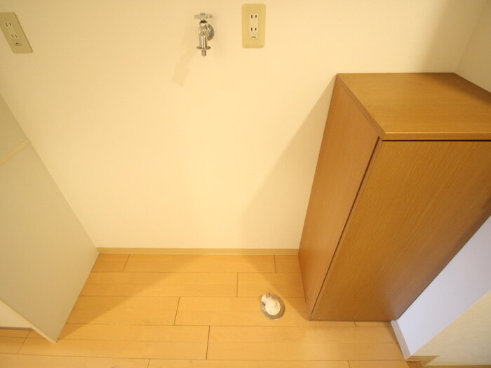 物件内観写真18　(洗濯機置場)