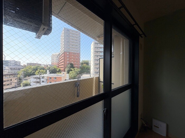 物件内観写真18　(室内からの展望)