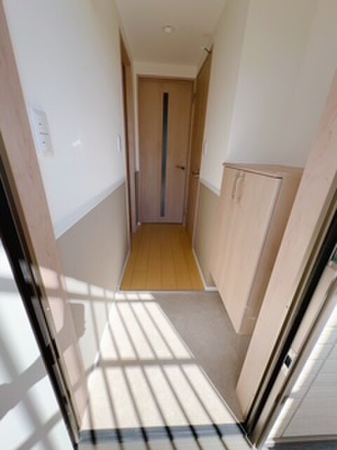 物件内観写真16　(玄関)