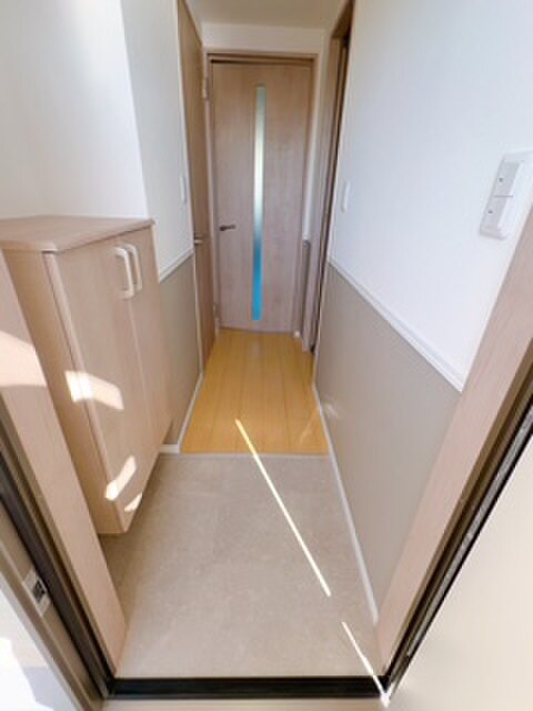 物件内観写真16　(玄関)