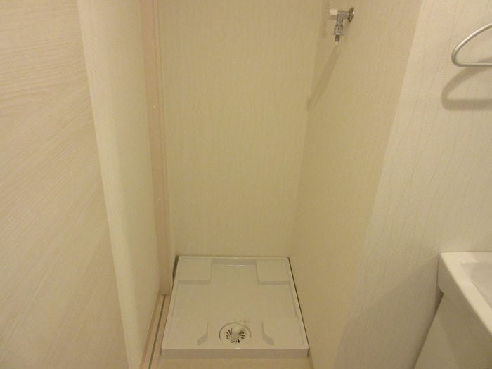 物件内観写真12　(洗濯機置場)