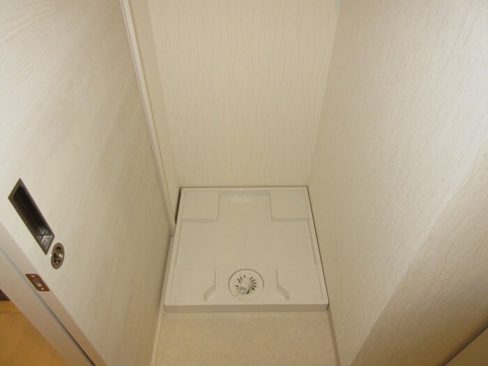 物件内観写真12　(洗濯機置場)