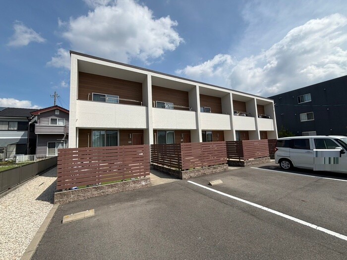 物件外観写真2　(外観写真)