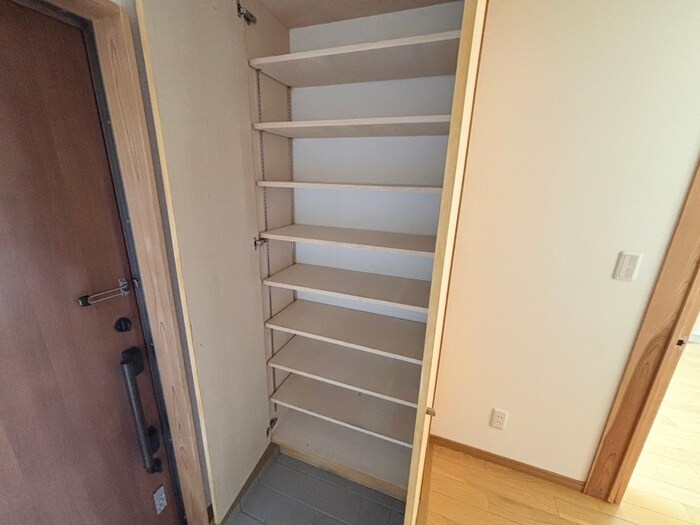 物件内観写真17　(靴箱)