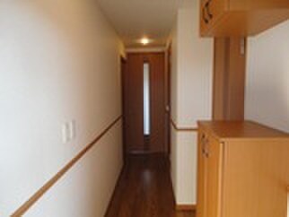 物件内観写真4　(玄関)