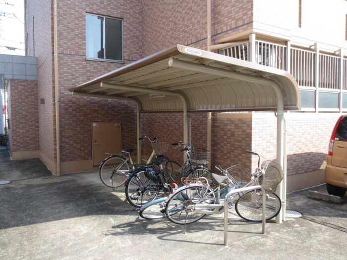 物件外観写真5　(駐輪場)