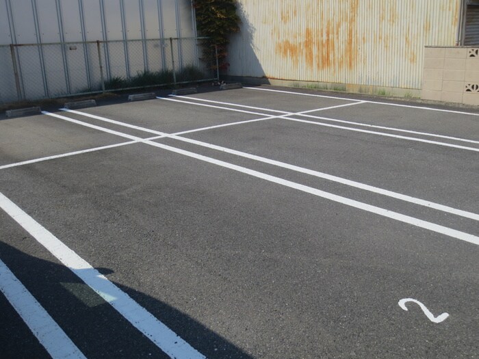 物件外観写真6　(駐車場)