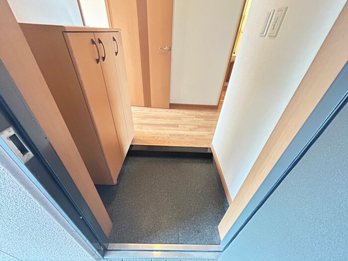 物件内観写真13　(玄関)